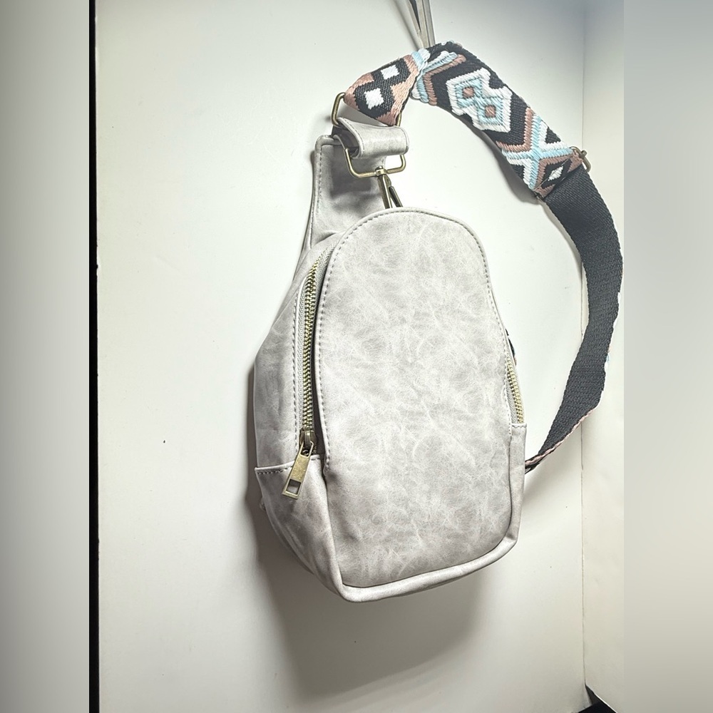 Gray Crossbody Bag with Patterned Strap - Picture 4 of 8